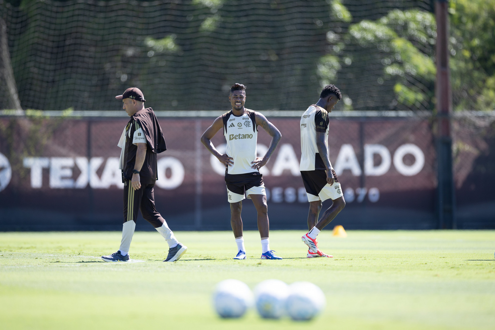 Flamengo não relaciona Bruno Henrique e vai avaliar condição dos convocados