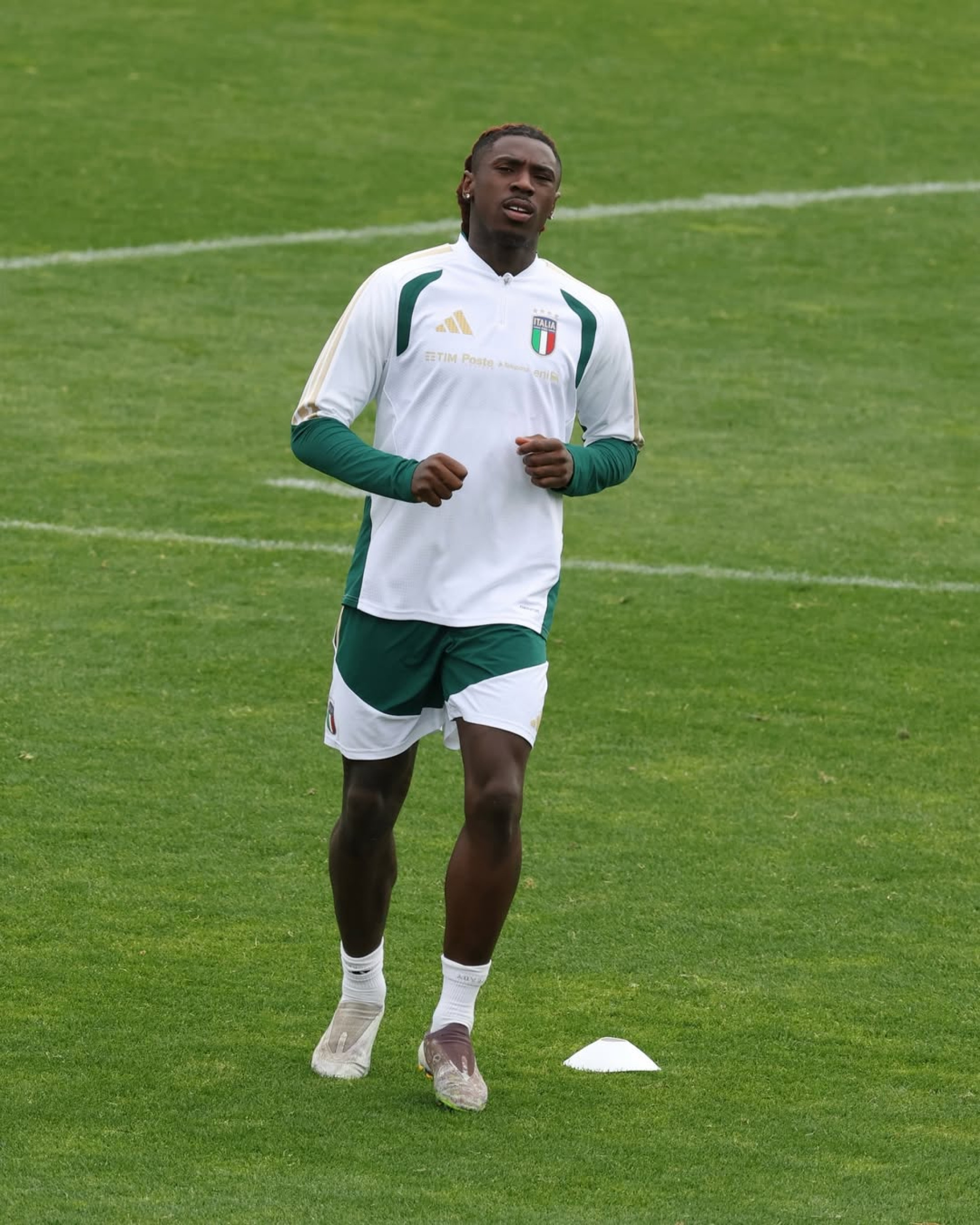 Moise Kean marca contra a Geórgia e garante a classificação da Itália para a fase seguinte da repescagem