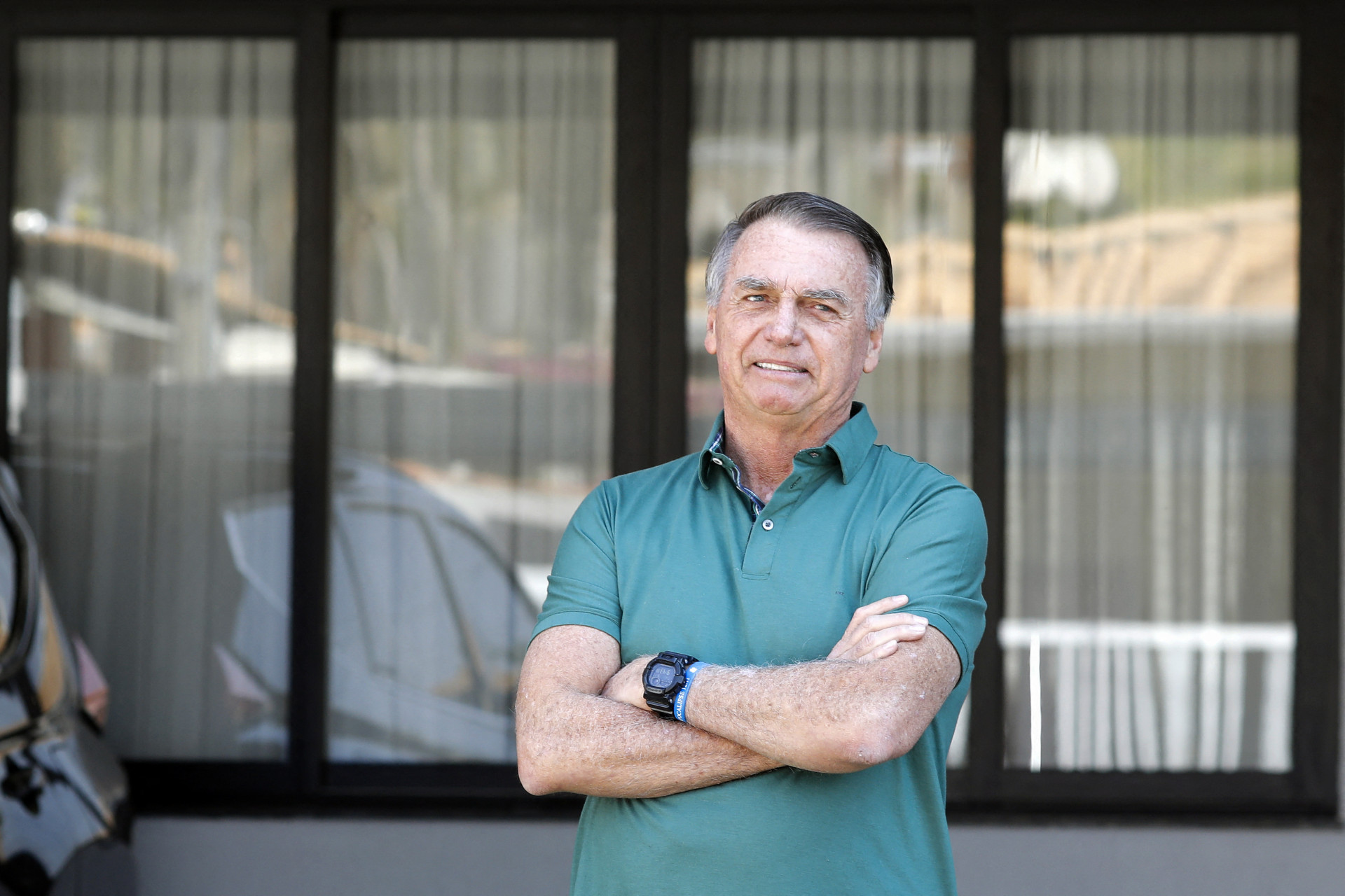 Boletim médico de Bolsonaro relata crise de soluço e dores no ombro