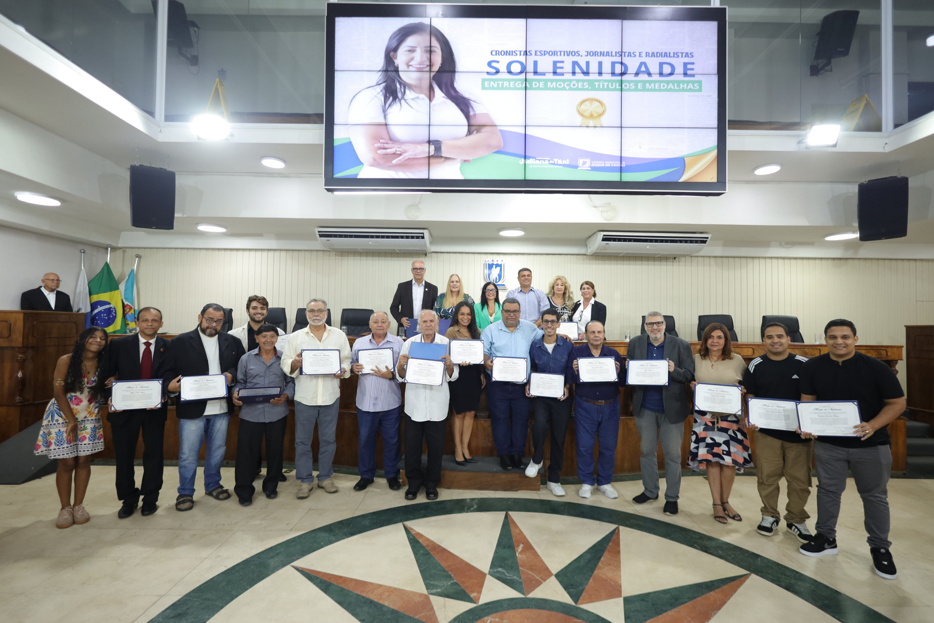 Câmara de Caxias homenageia cronistas esportivos, jornalistas e radialistas