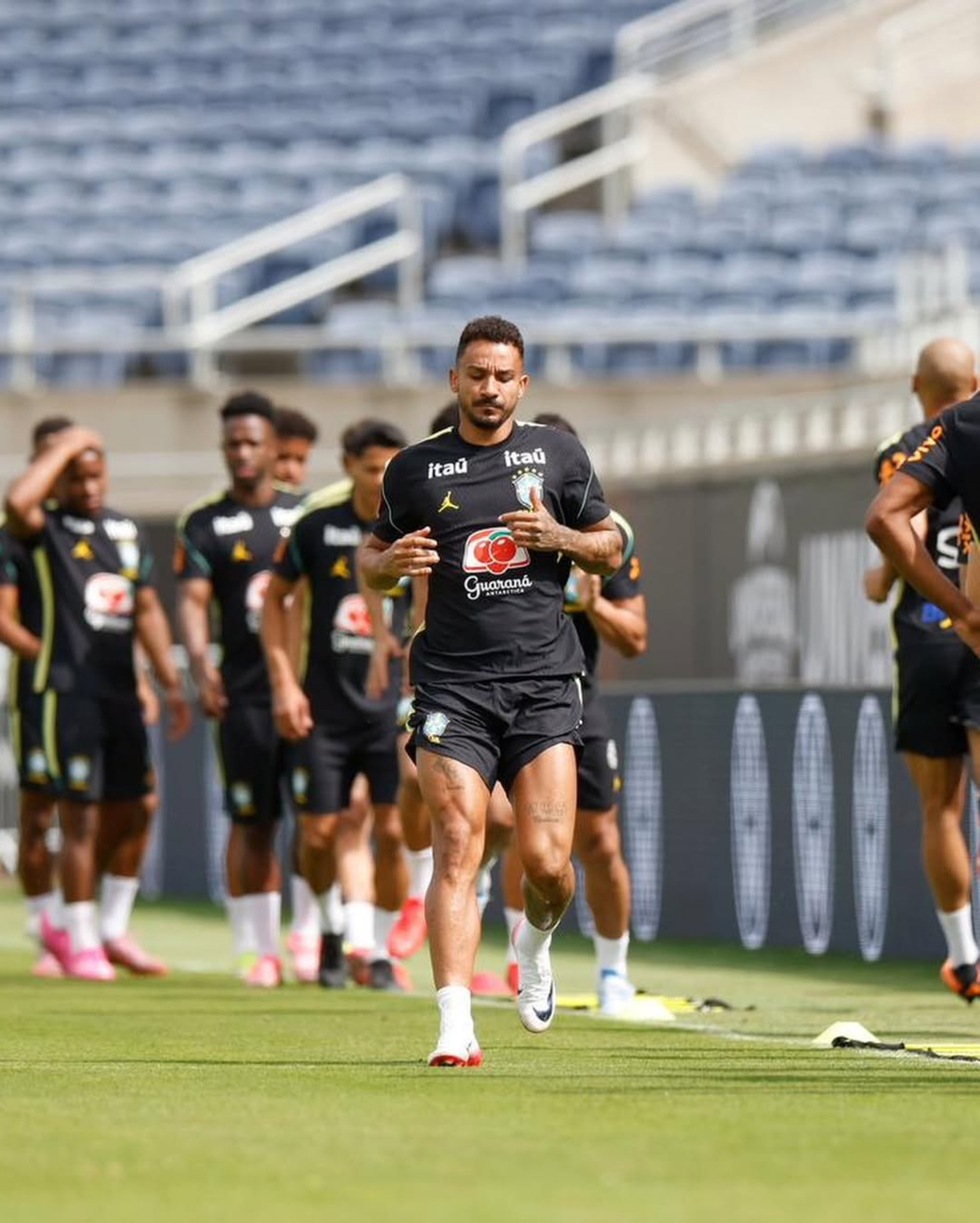 Experiente e versátil, Danilo ganha respaldo de Ancelotti e deve estar na Copa de 2026