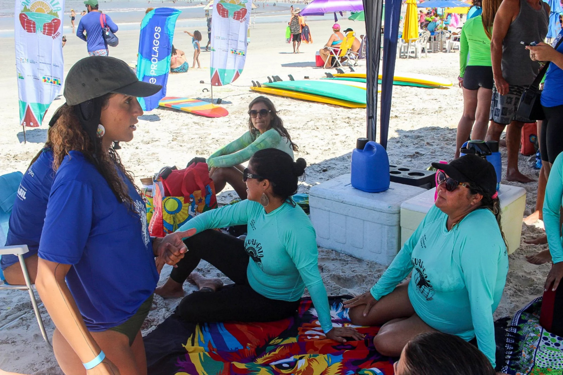 Mulheres participam de atividade voltada ao equilíbrio emocional. - Reprodução