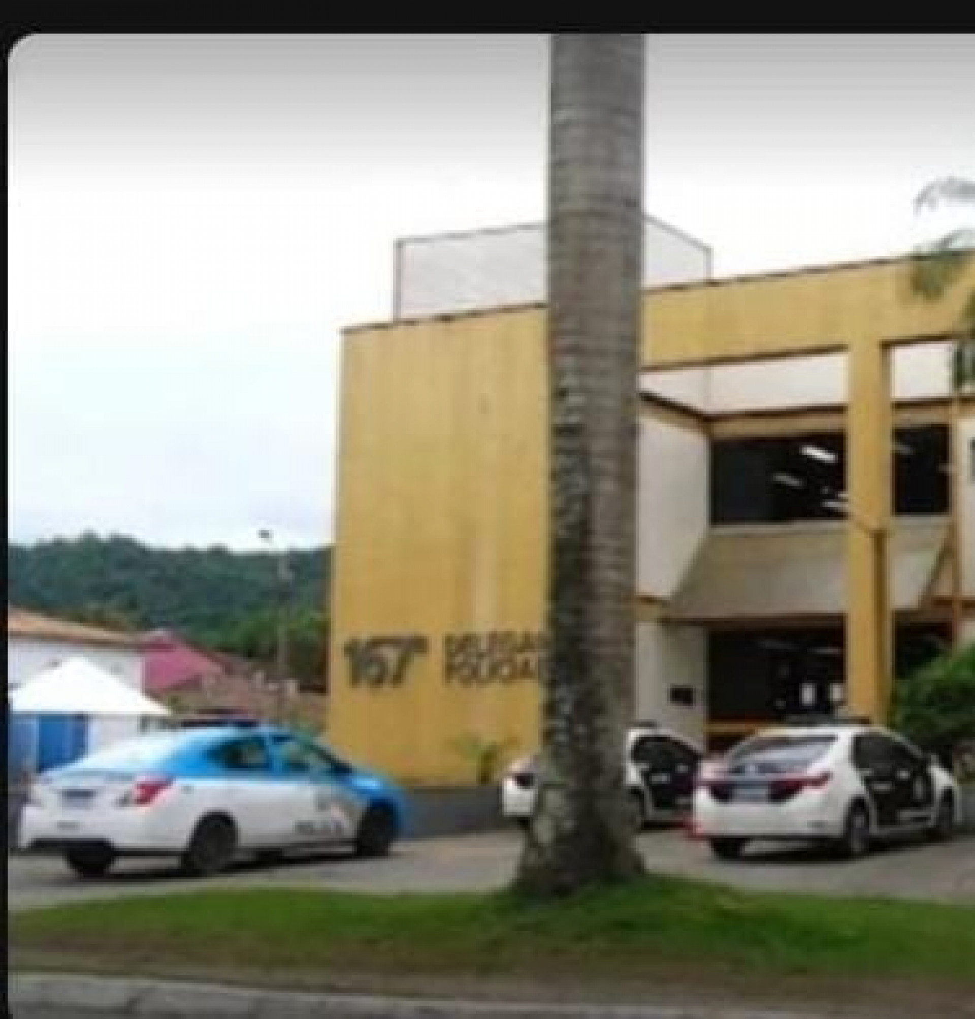 Pai e filho são absolvidos em júri por morte de artista francês em Paraty