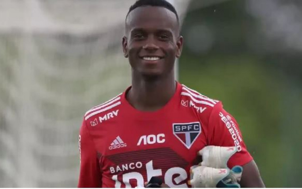 Flamengo não estaria monitorando situação de Helinho, ex-atacante do São Paulo