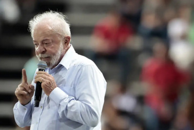 Lula diz que governo fará de tudo para conter preço do diesel