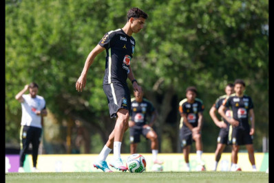 Vitor Reis celebra primeira convocação para a Seleção: 'Crescer e aprender'