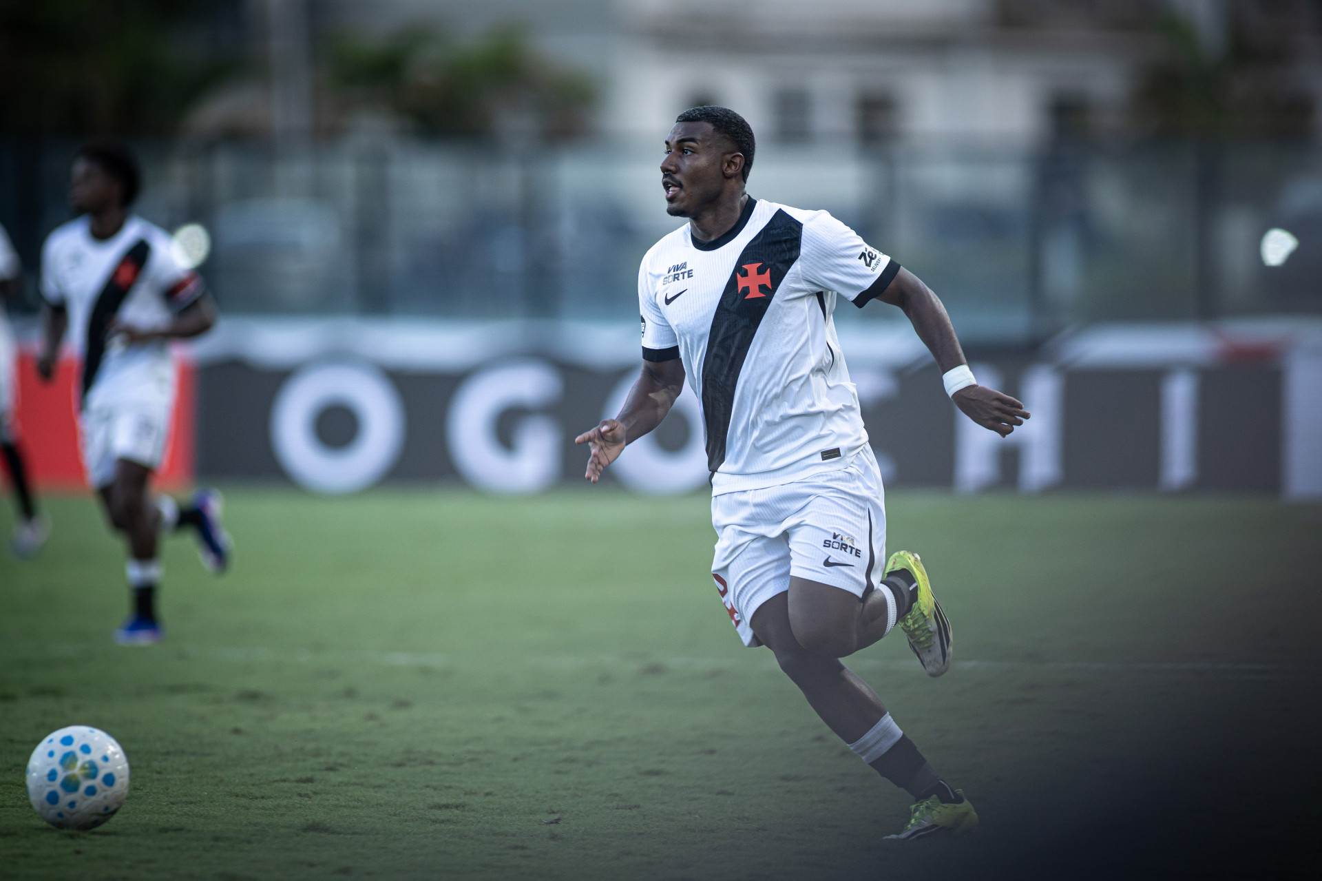 Vasco pode ter retorno de Cuiabano contra o Red Bull Bragantino