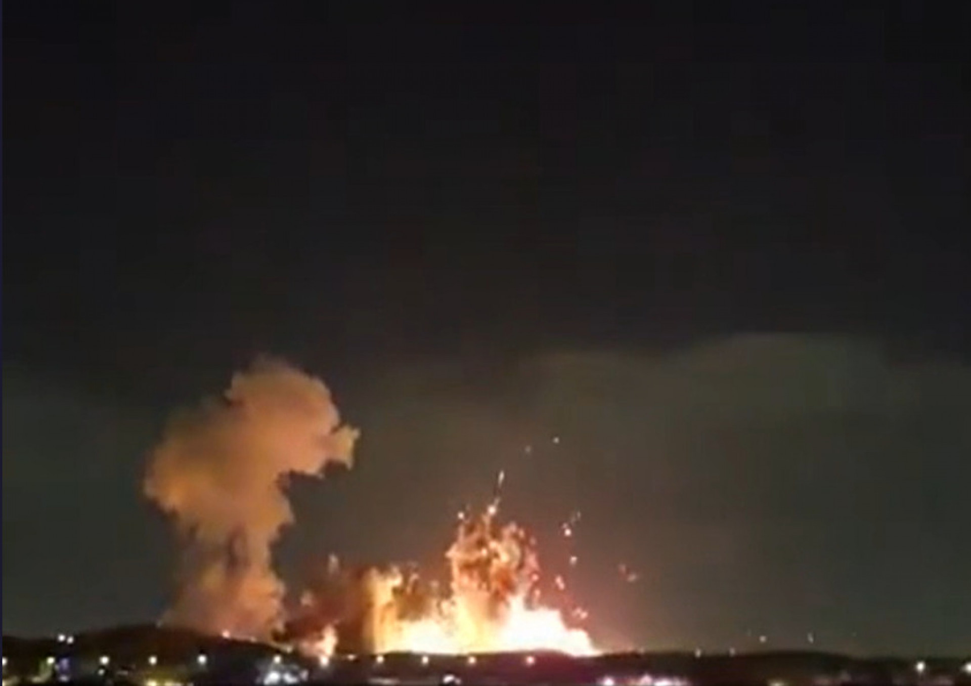 EUA atacam cidade que abriga instalação nuclear do Irã