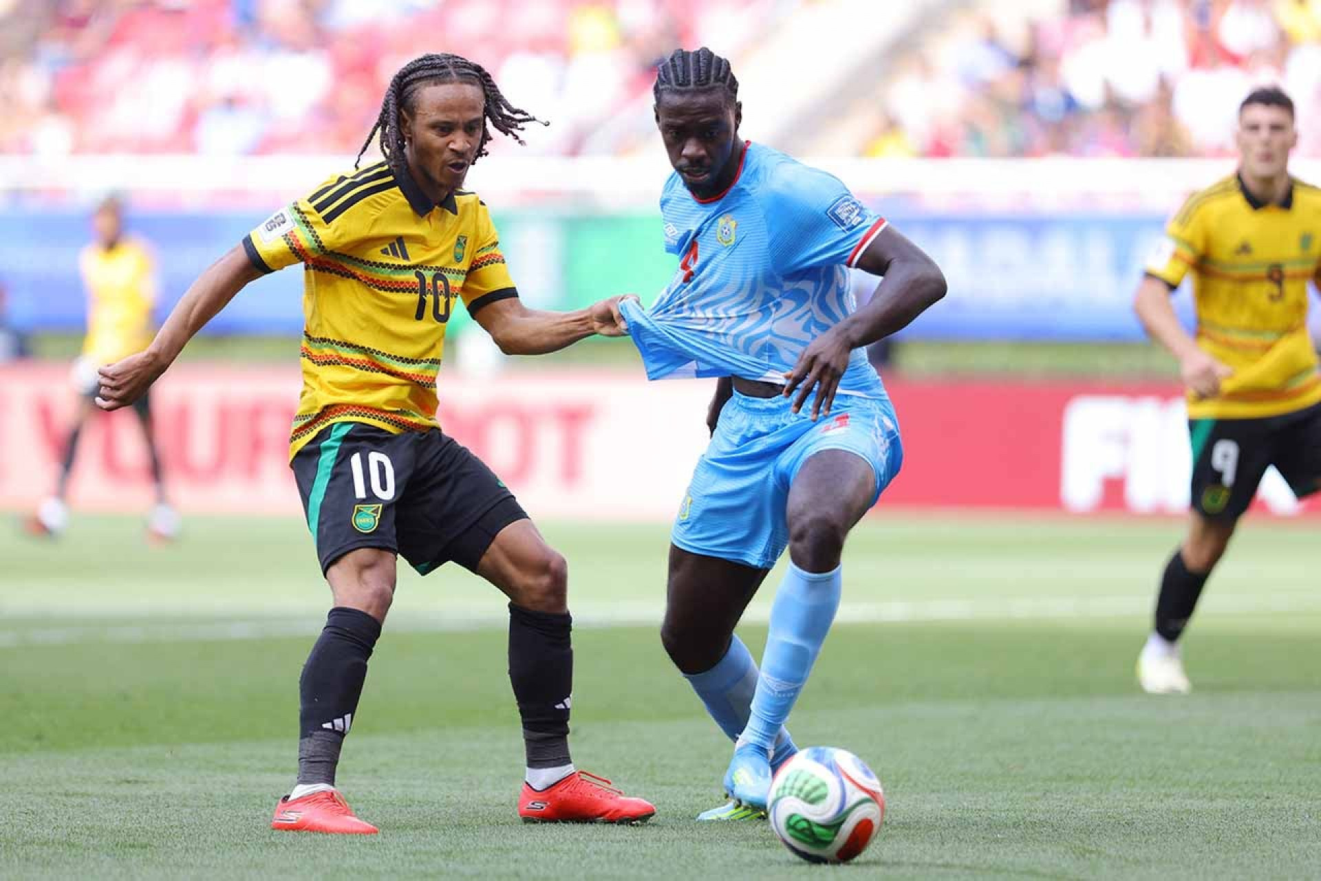 RD Congo vence Jamaica na prorroga&ccedil;&atilde;o e volta &agrave; Copa do Mundo ap&oacute;s 52 anos