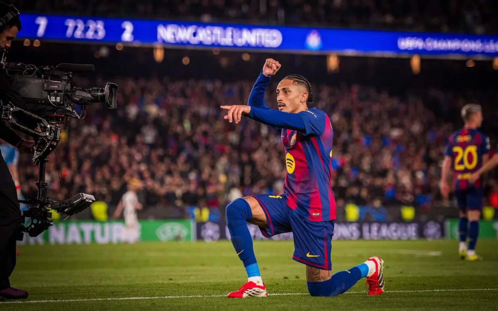 Barcelona libera Raphinha para passar per&iacute;odo de recupera&ccedil;&atilde;o no Brasil