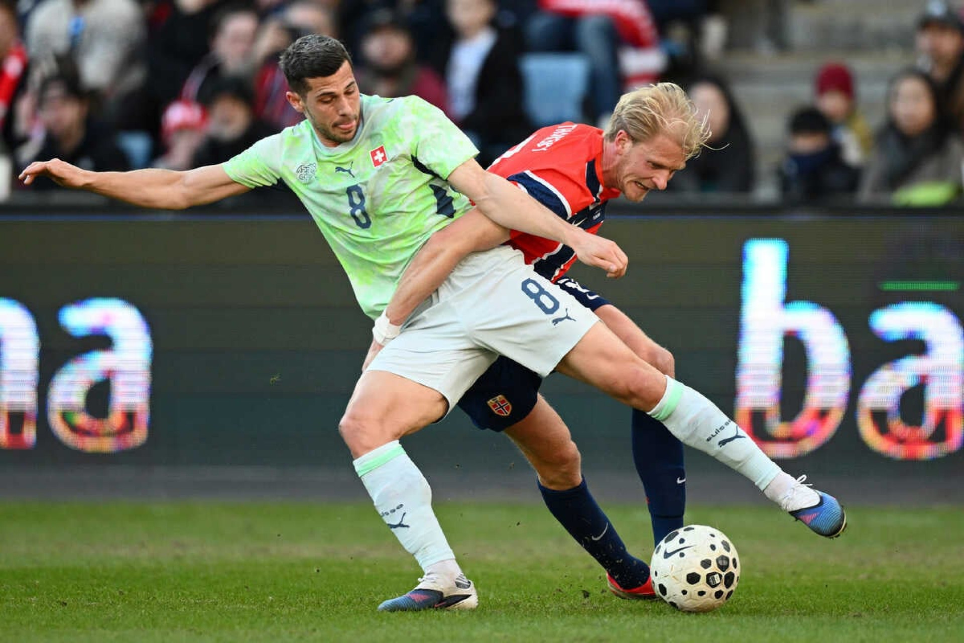 Noruega e Su&iacute;&ccedil;a empatam sem gols em amistoso