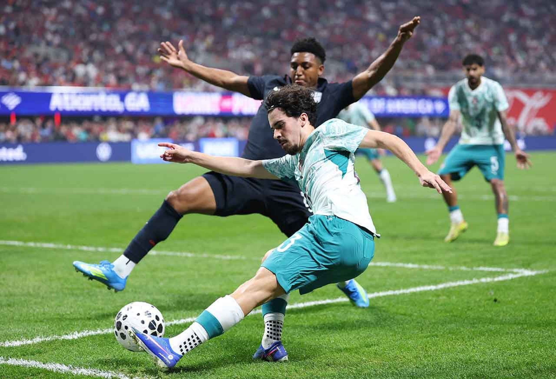 Portugal, sem CR7, bate os EUA em noite de Bruno Fernandes como “gar&ccedil;om”