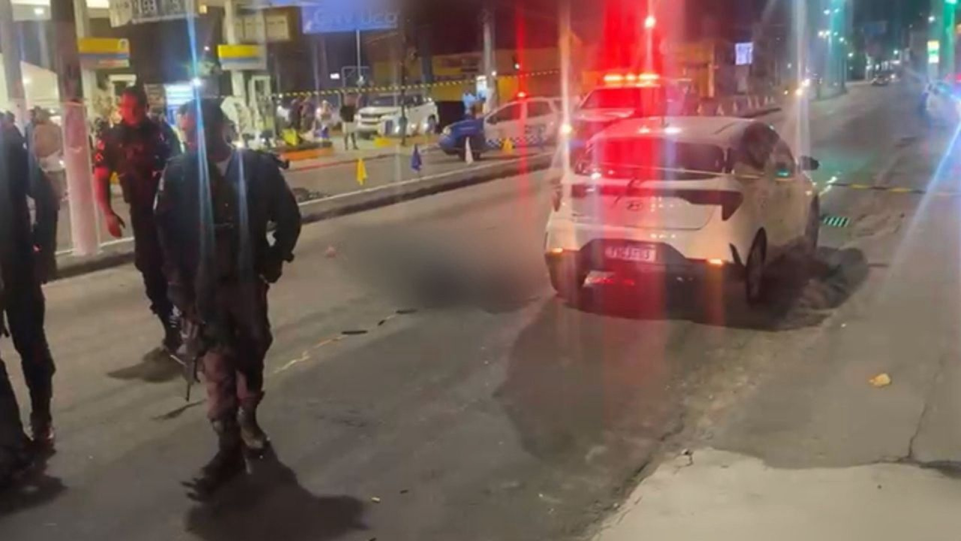 Suspeitos morreram no local, após a troca de tiros - Reprodução / Redes sociais