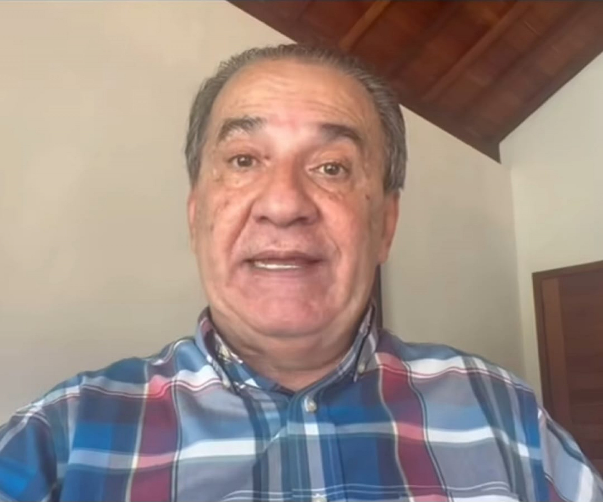 Vídeo: Malafaia ora por doações para comprar avião novo