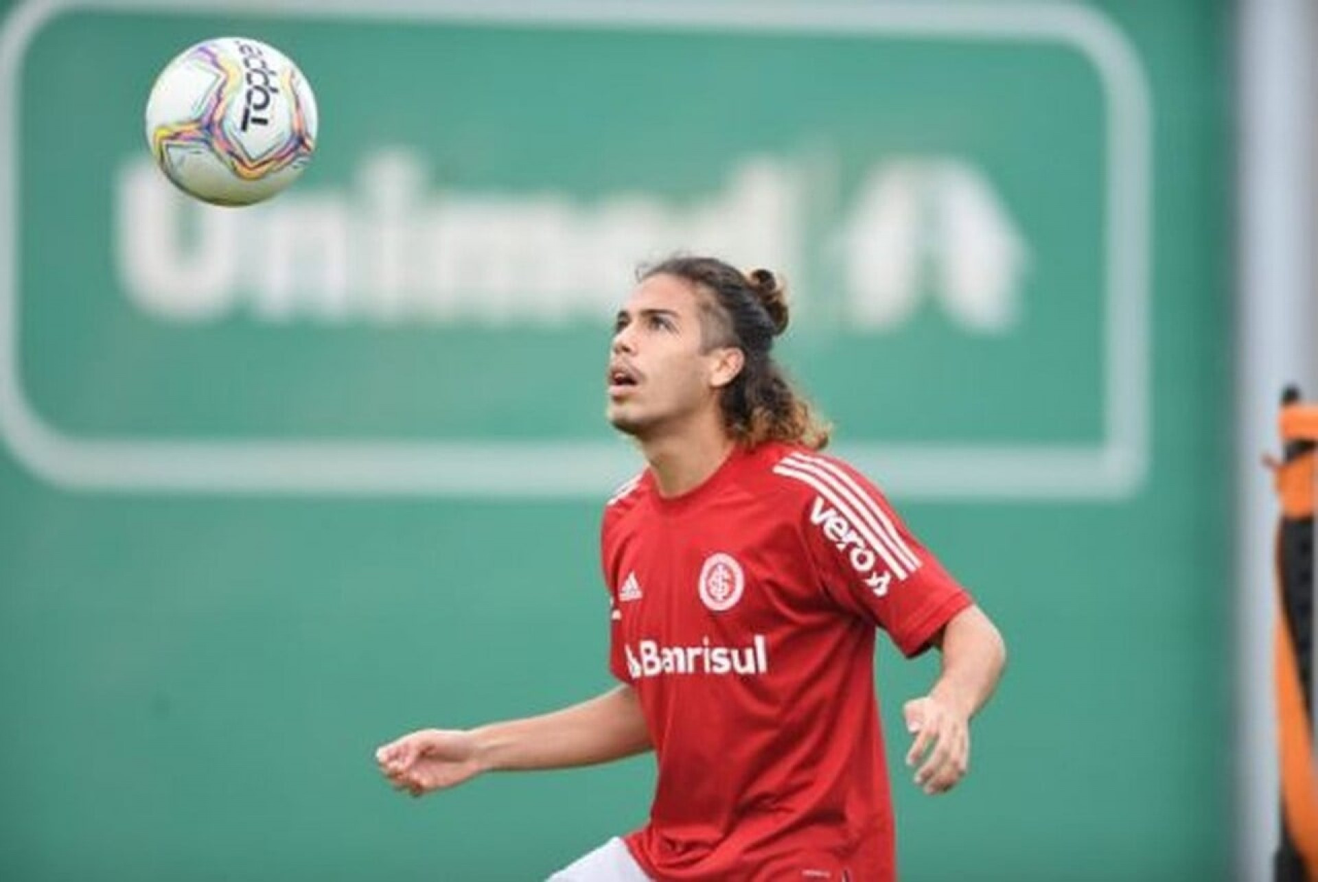 Nonato, do Fluminense, aciona Inter na Justi&ccedil;a por pagamentos atrasados