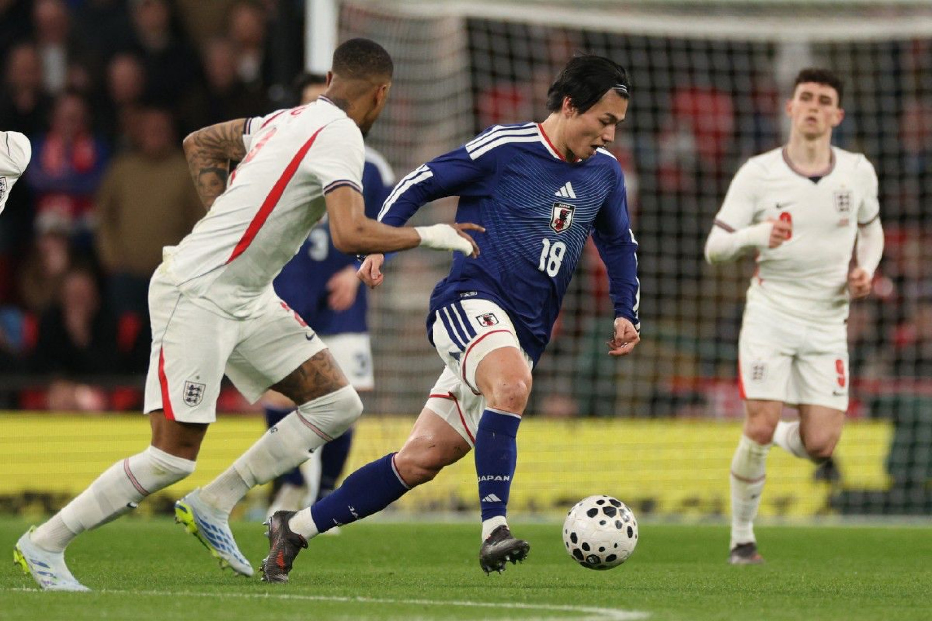 Espanha, Holanda e Inglaterra decepcionam em último teste antes da convocação para Copa