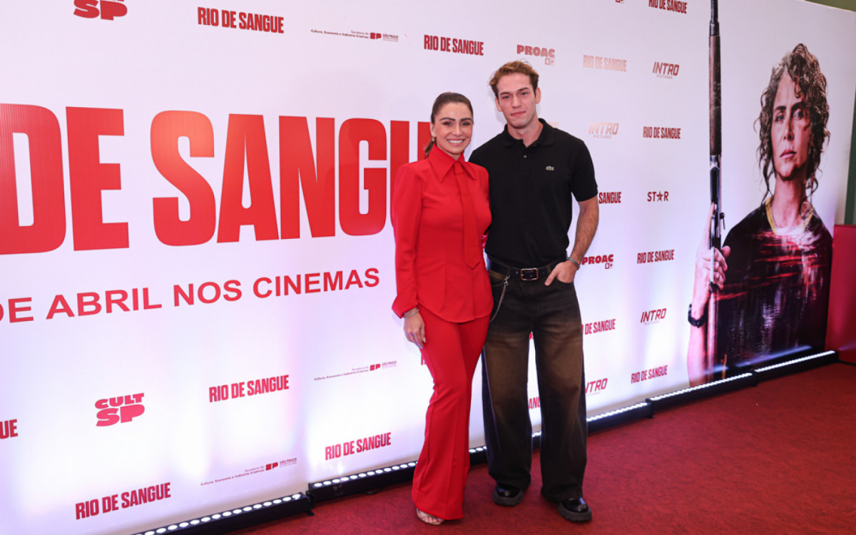 Giovanna Antonelli e o filho, Pietro, na pré-estreia do filme \'Rio de Sangue\'