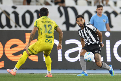 Vitinho destaca vitória do Botafogo mesmo com desempenho abaixo