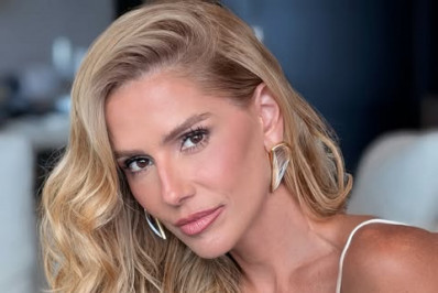 Deborah Secco relembra ensaio nu aos 18 anos e conselho da mãe: 'Esse dinheiro vai mudar a sua vida'