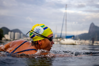 Da Urca a Paquetá: travessia inédita transforma braçadas em alerta pela Baía de Guanabara