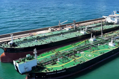 Primeira operação de transbordo de petróleo da Mobil acontece no Brasil