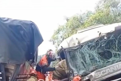 Acidente grave entre ônibus e caminhão deixa feridos em Campo Grande