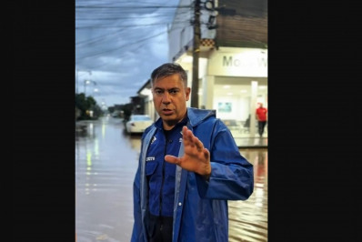 Dr Serginho vai pra linha de frente em Tamoios, durante temporal em Cabo Frio