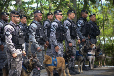 Batalhão de Ações com Cães forma primeira turma de policiais que atuarão em Volta Redonda e região 