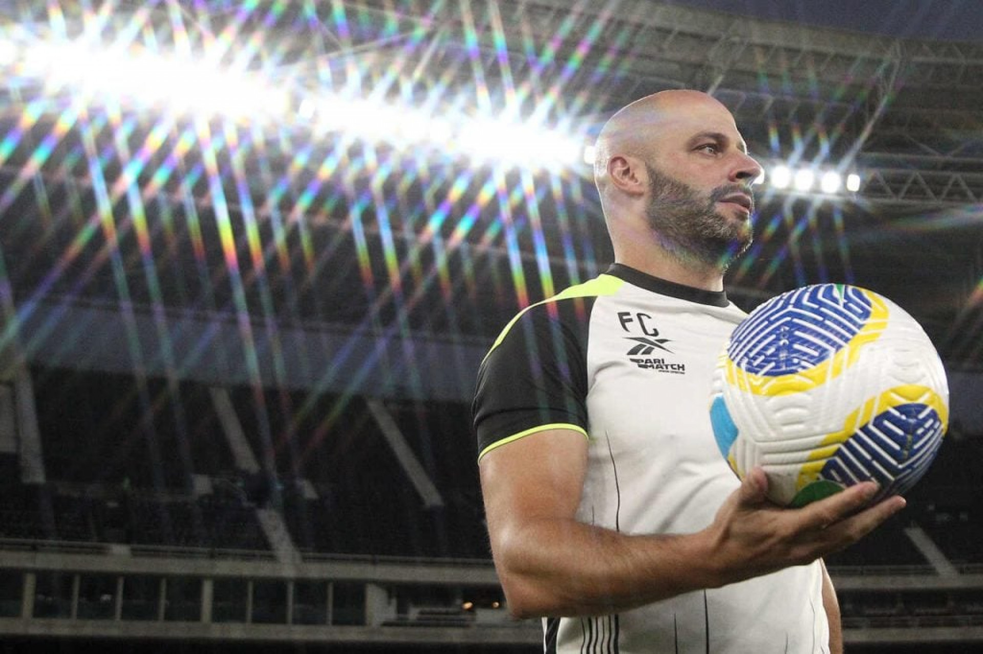 Botafogo encaminha contrata&ccedil;&atilde;o de Franclim Carvalho