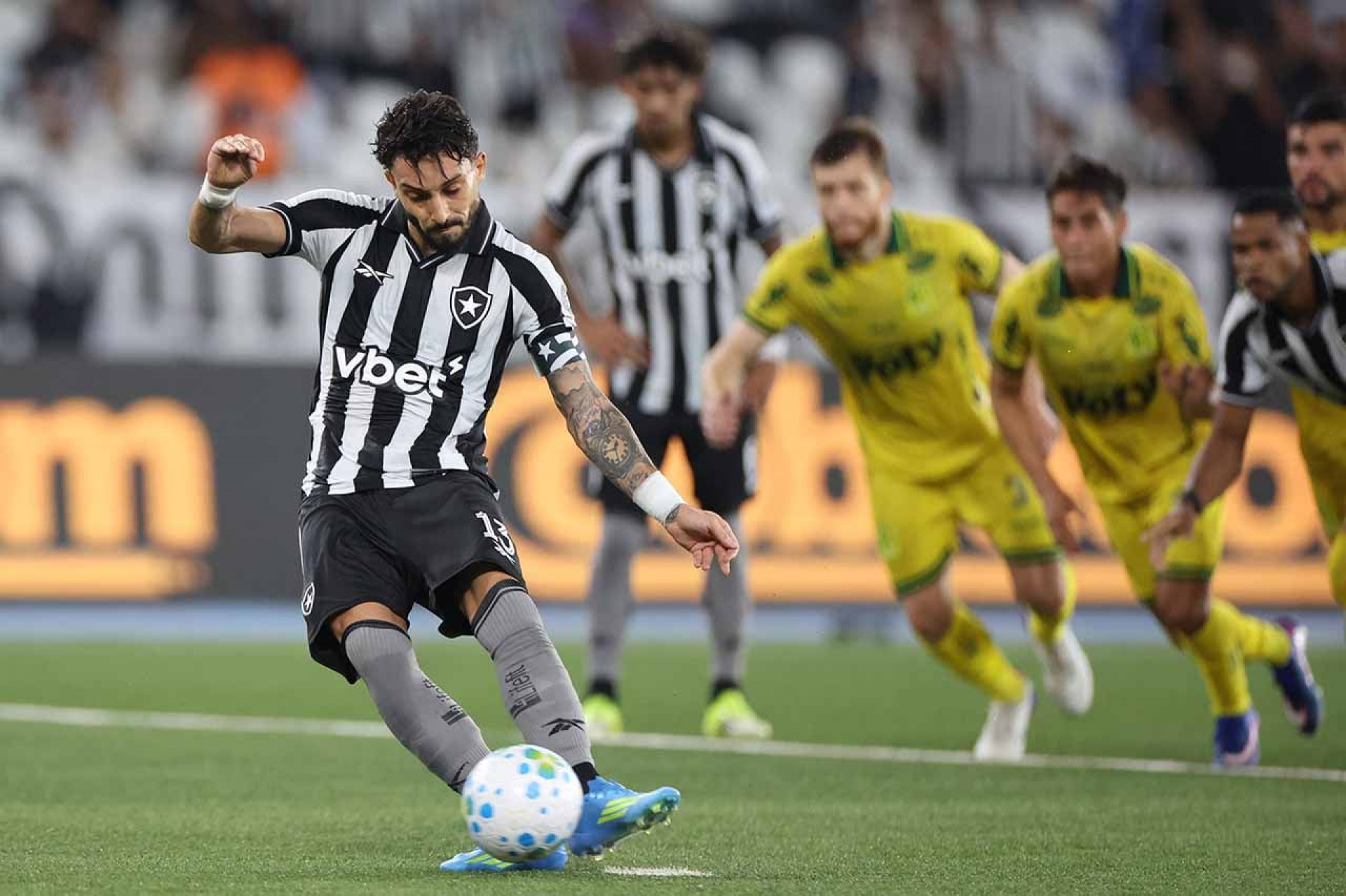 Botafogo vence Mirassol, deixa Z4 e ameniza crise