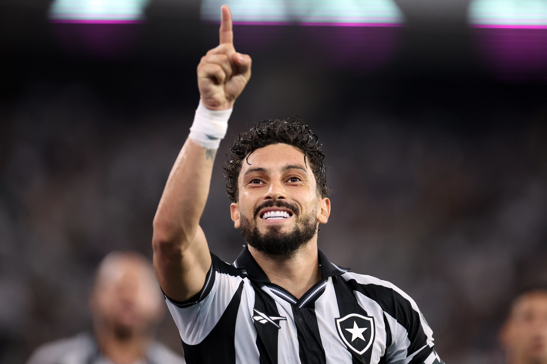 Alex Telles marcou para o Botafogo contra o Mirassol - Vitor Silva / Botafogo