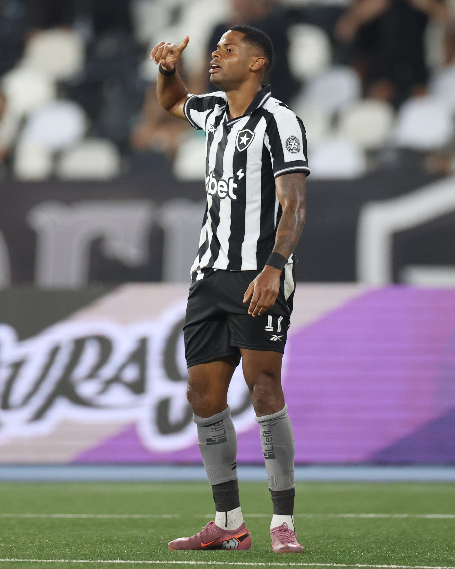 Após saída de Artur por empréstimo, Botafogo tem novo camisa 7; confira