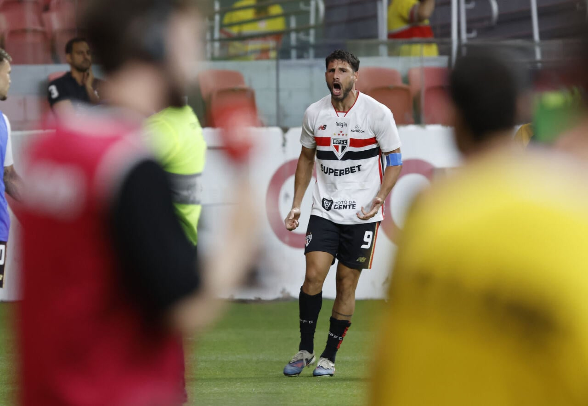 Calleri valoriza rea&ccedil;&atilde;o, mas cobra capricho do S&atilde;o Paulo: ”Falta finalizar mais”
