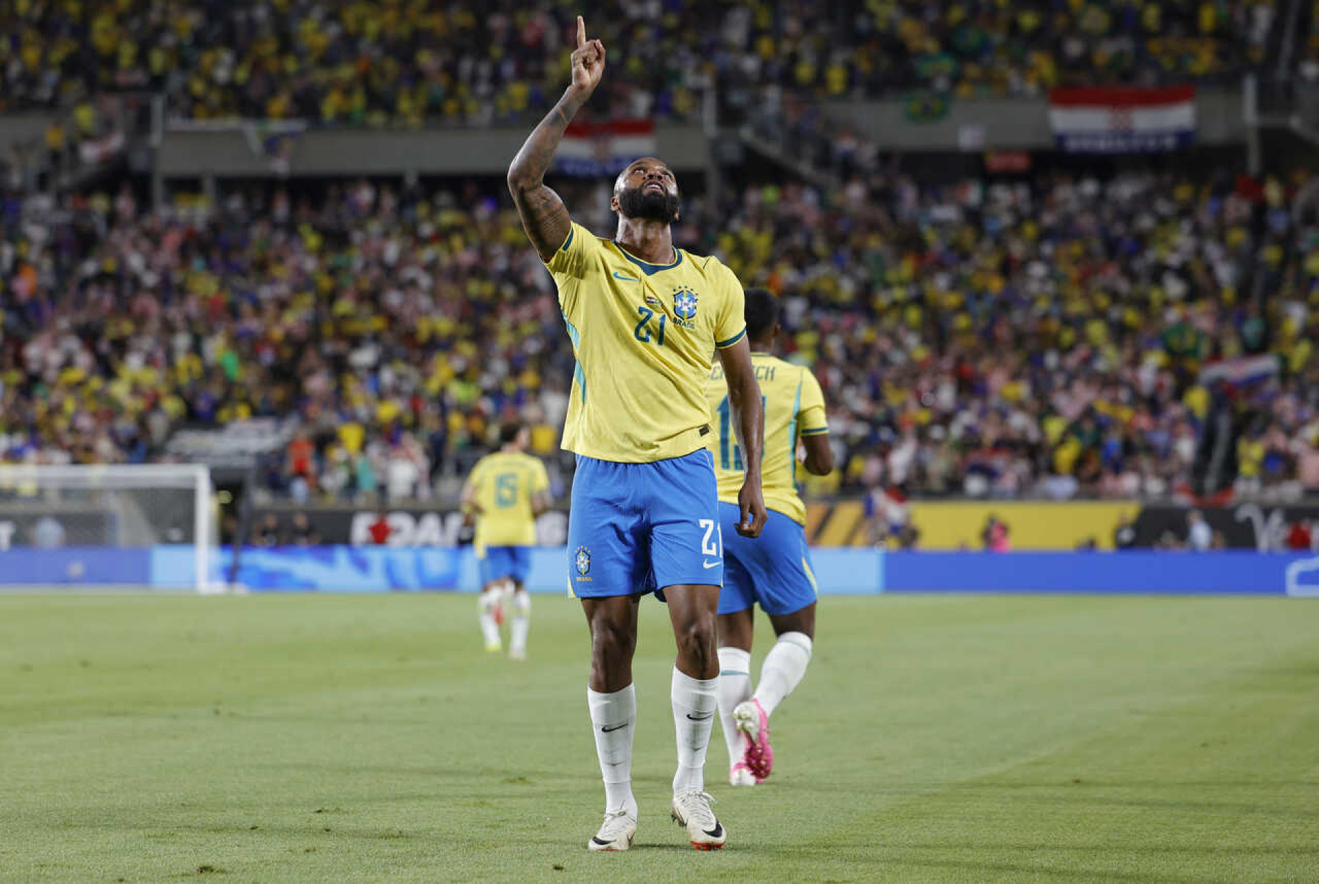 Igor Thiago exalta gol pela Sele&ccedil;&atilde;o e faz agradecimento a Endrick