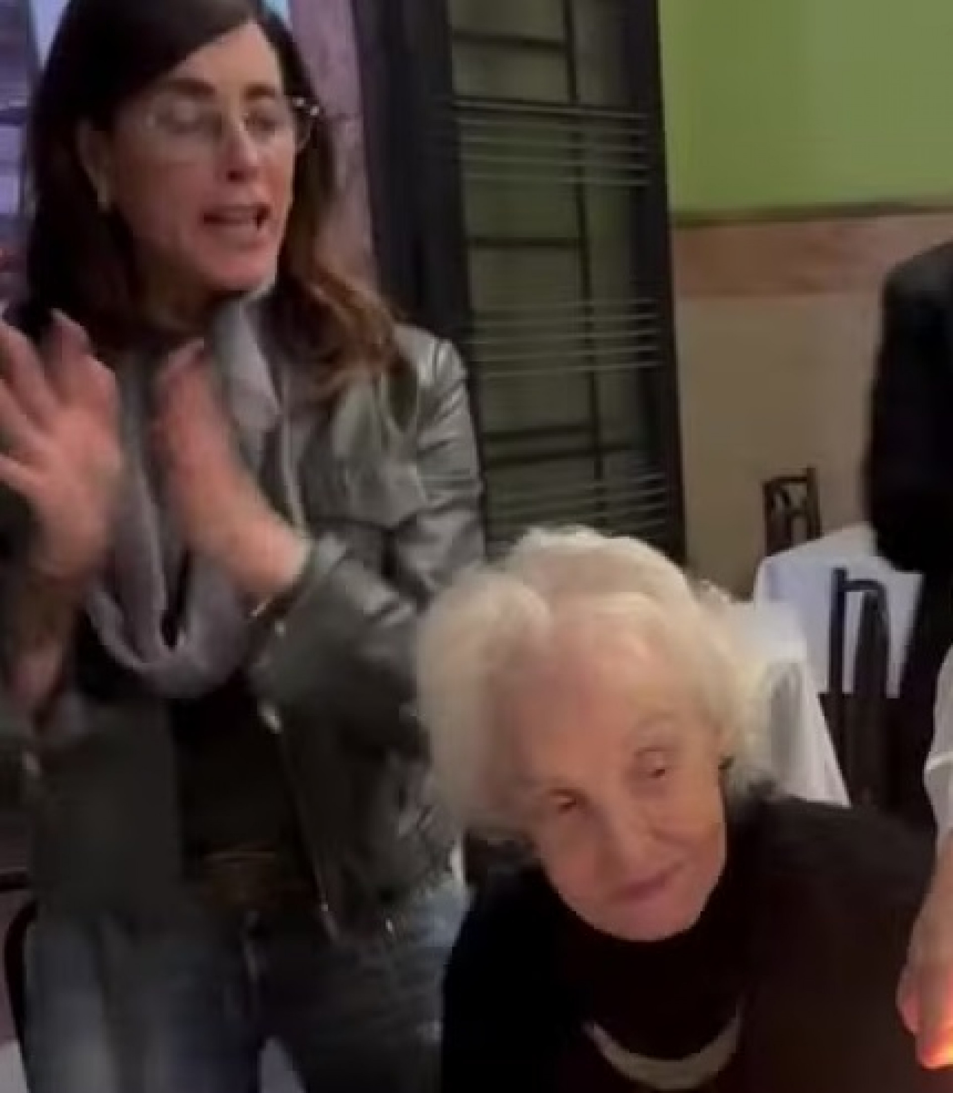 Christiane Torloni comemora os 97 anos da mãe em celebração reservada