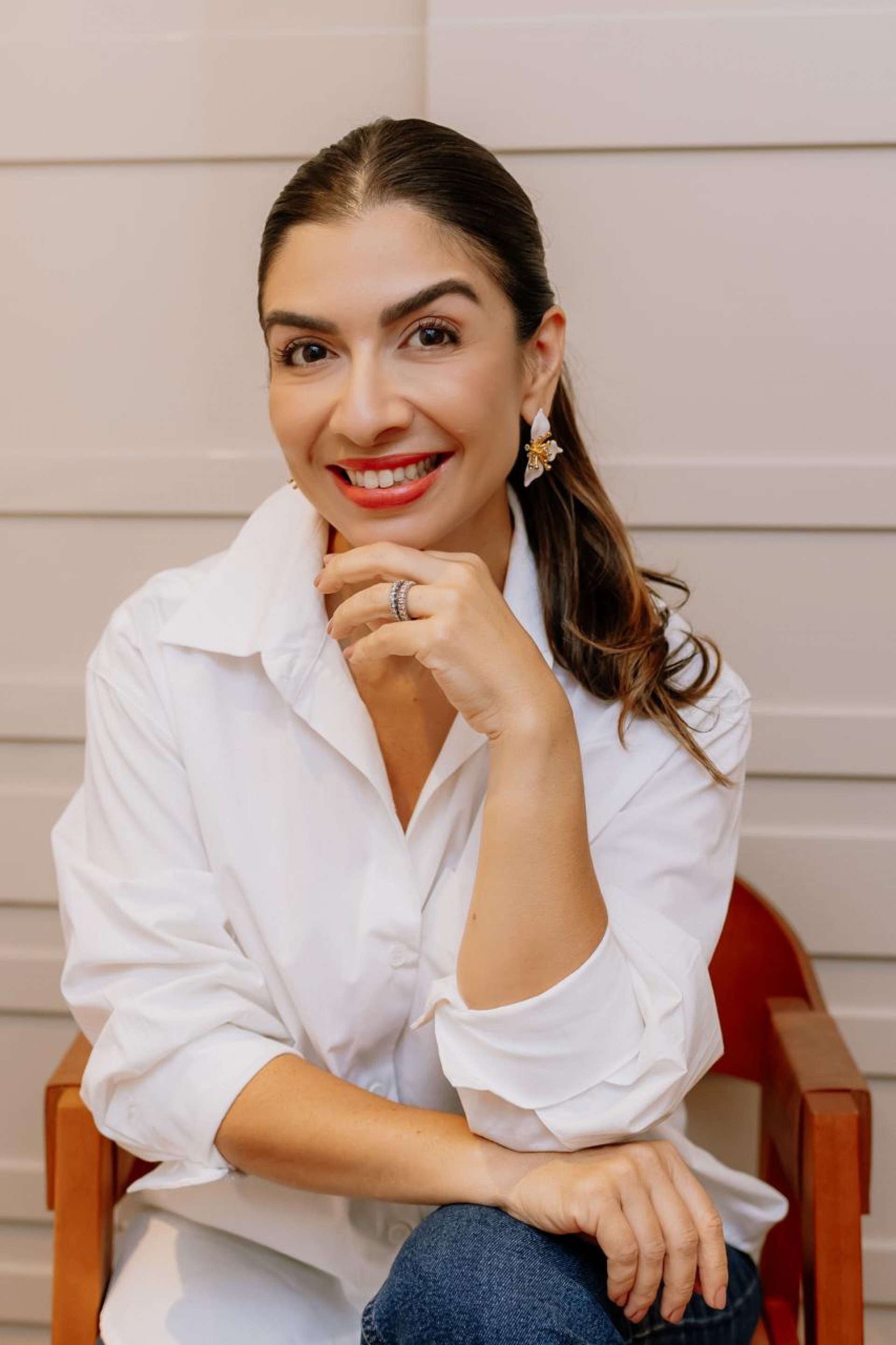 A m&eacute;dica Lara Murad afirma que os uso das telas atrapalha a sa&uacute;de ocular
 - Arquivo pessoal