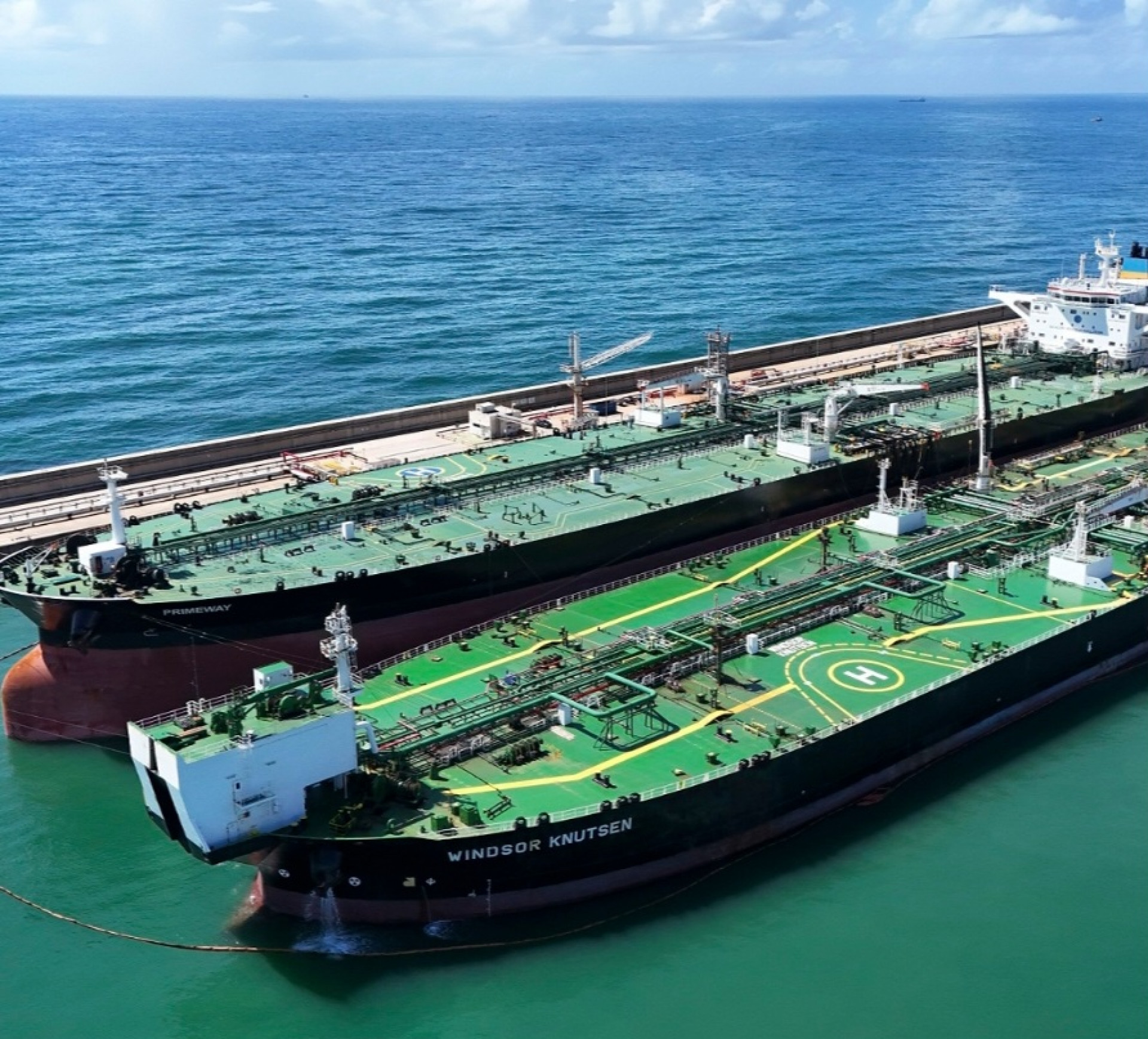 Primeira operação de transbordo de petróleo da Mobil acontece no Brasil