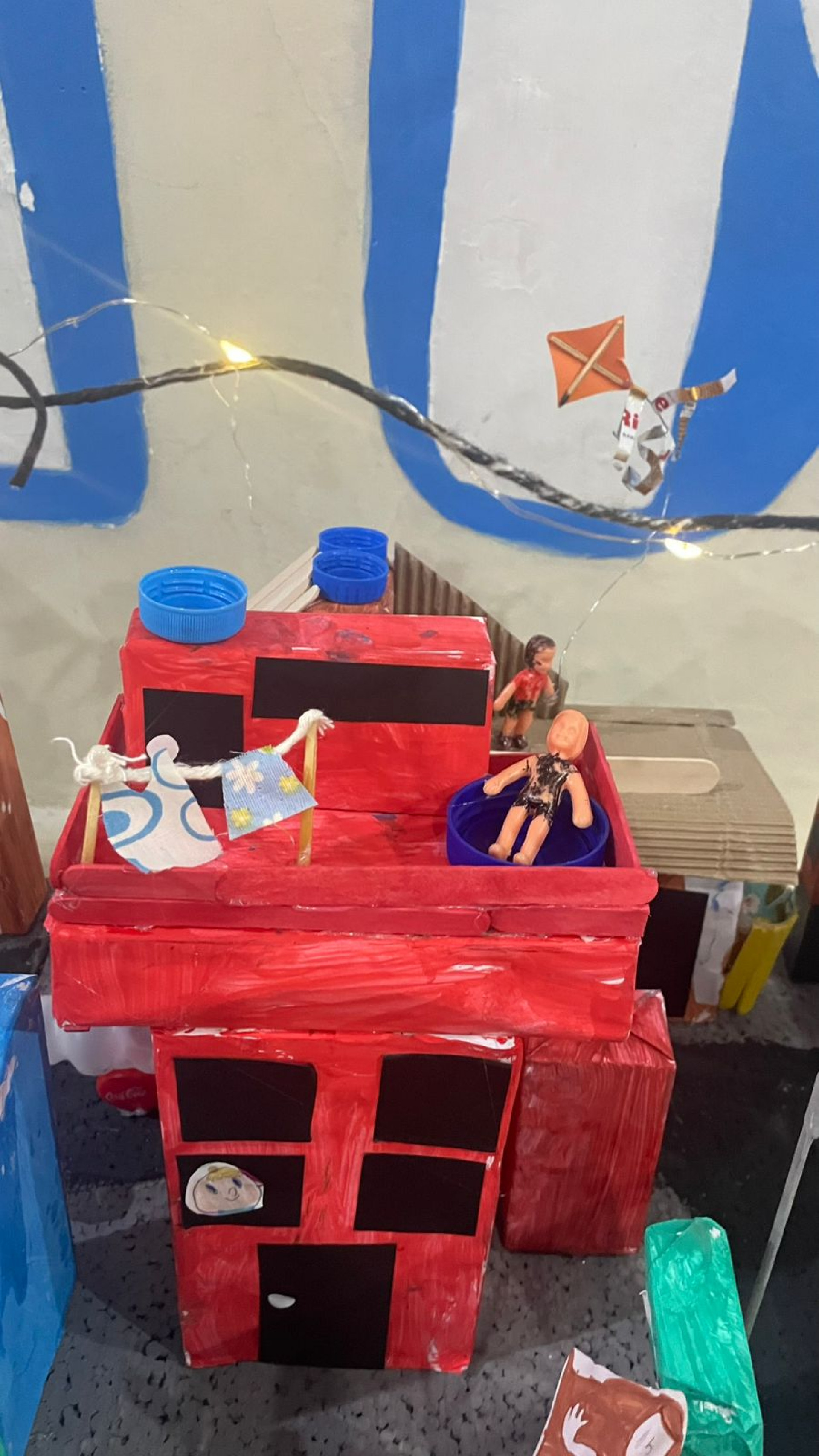 Alunos usaram a criatividade sem precisar do celular - Divulgação