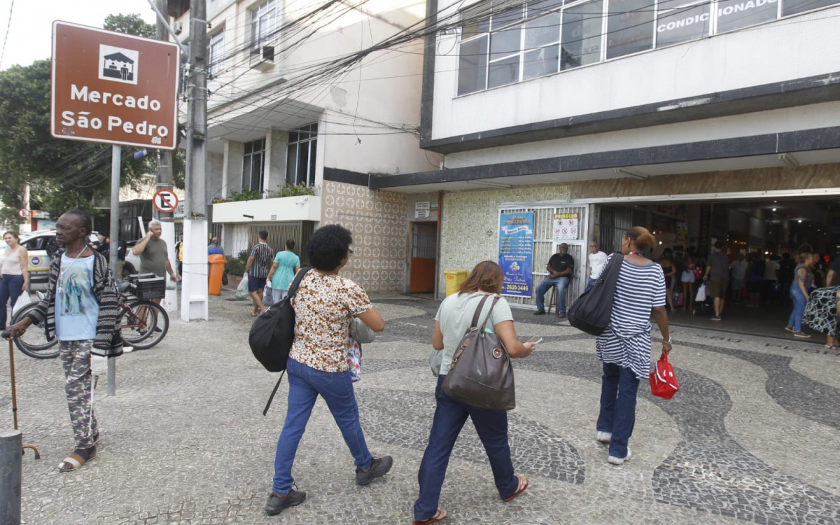 Mercado de Peixe São Pedro registra grande movimentação às vésperas da sexta-feira Santa