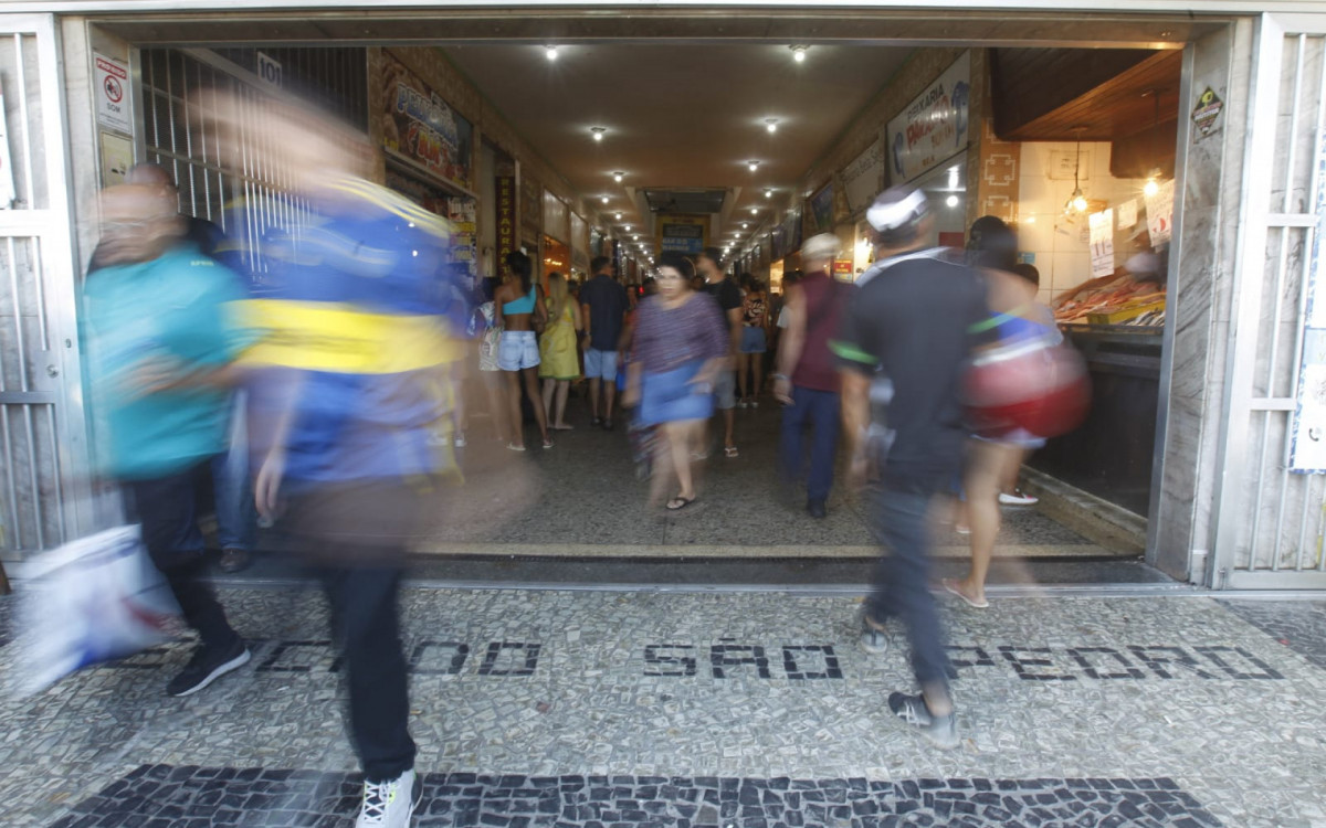 Mercado de Peixe São Pedro registra grande movimentação às vésperas da sexta-feira Santa