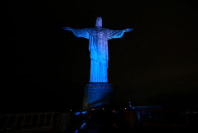 Cristo Redentor é iluminado de azul em celebração ao Dia Mundial de Conscientização sobre o Autismo