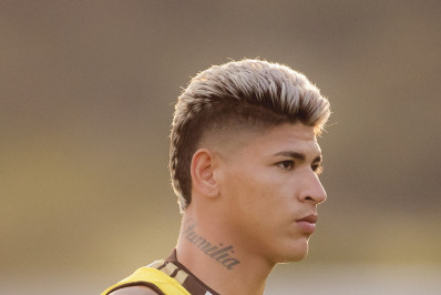 STJD reduz punição, mas Carrascal desfalcará Flamengo em três jogos