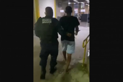 Suspeito de furtos é encontrado e levado à delegacia em Cabo Frio