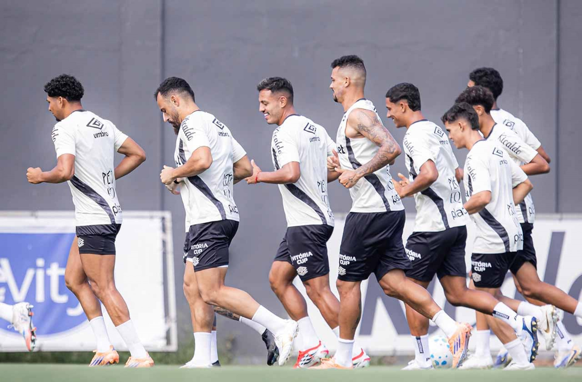 Santos projeta d&eacute;ficit menor, mas d&iacute;vida segue pr&oacute;xima de R$ 1 bilh&atilde;o