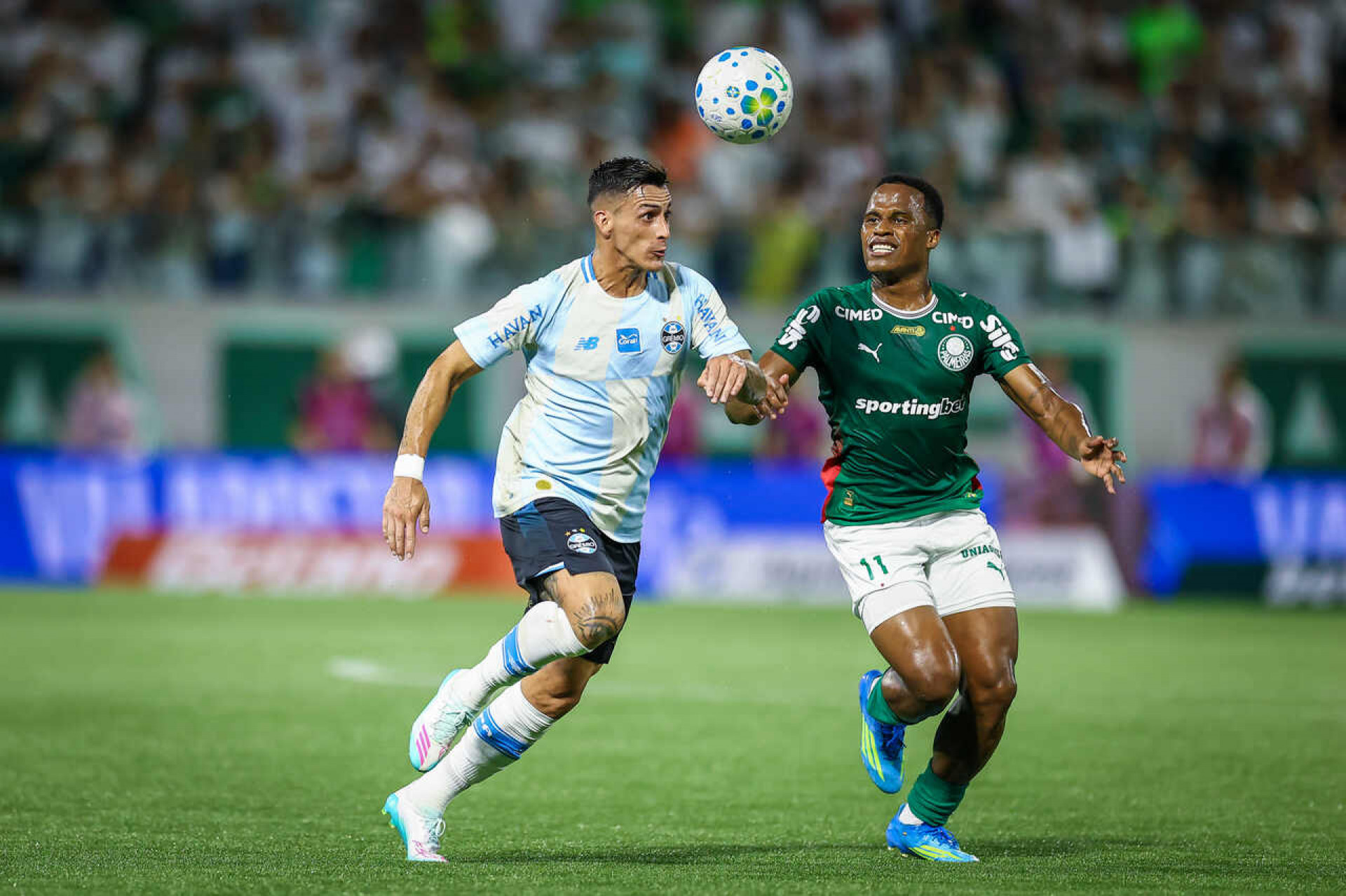 Marlon Freitas desencanta, Palmeiras vence Gr&ecirc;mio e abre vantagem na lideran&ccedil;a