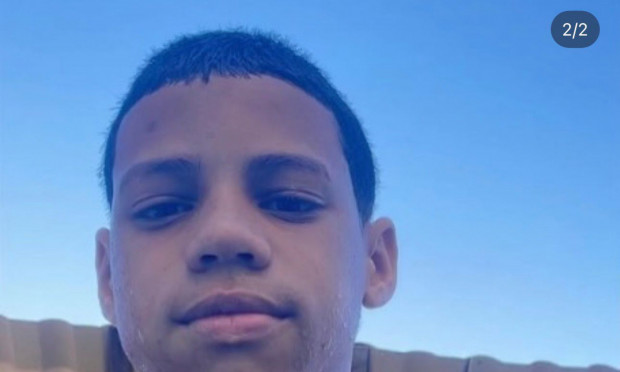 Gesto em foto pode ter levado à tortura e morte de adolescente em comunidade