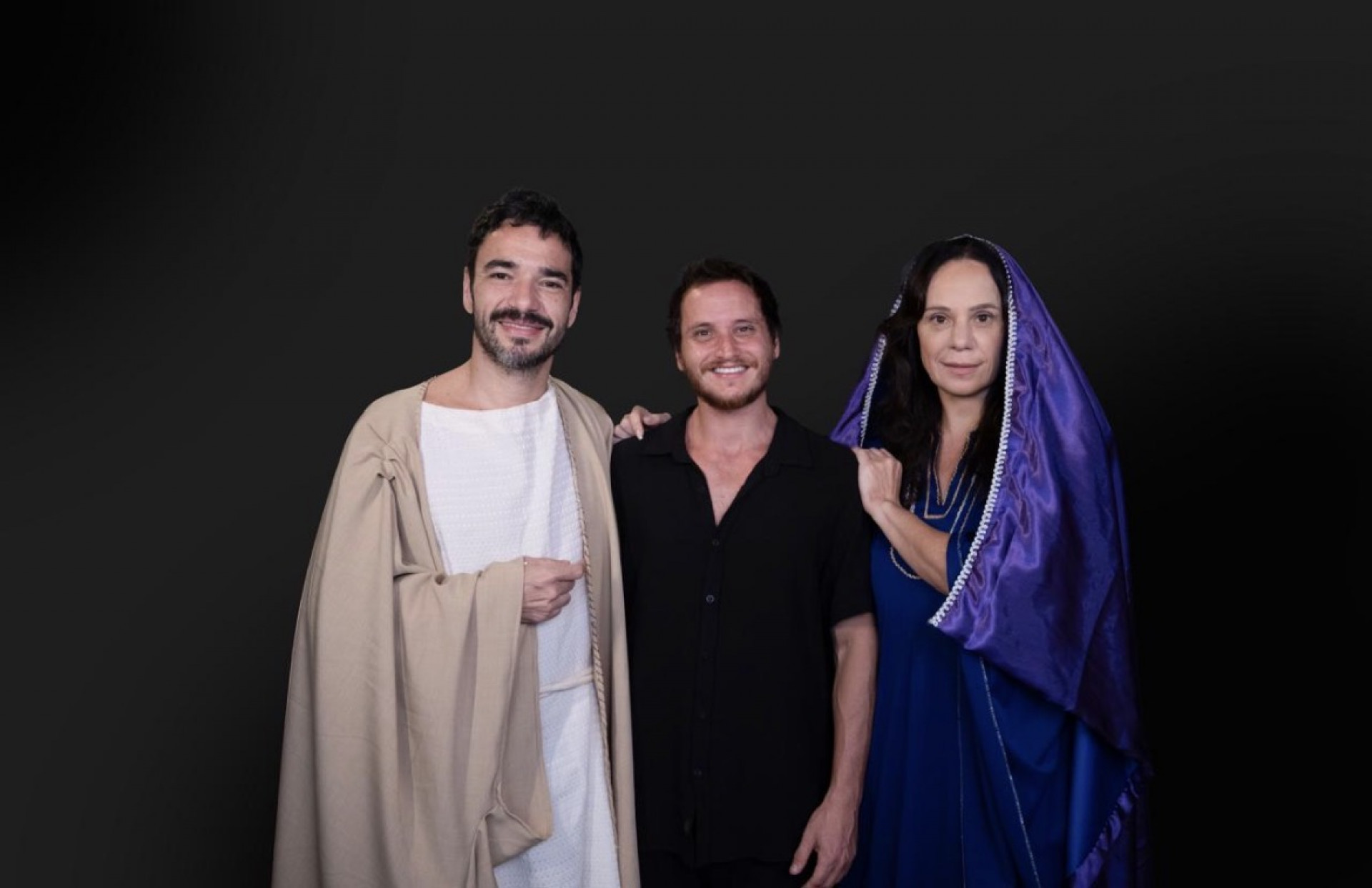 Com direção de Luis Fernando Bruno, 'Auto da Paixão de Cristo' é protagonizado por Caio Blat e Vanessa Gerbelli - Divulgação