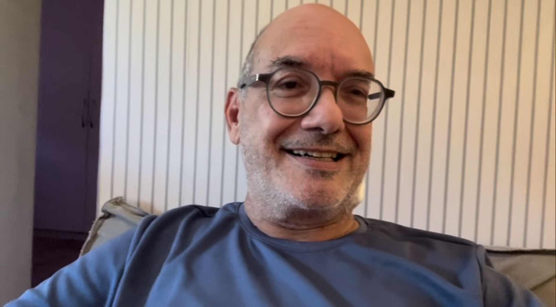 Vídeo! Ledio Carmona anuncia que recebeu alta: 'Tratamento continua em casa'