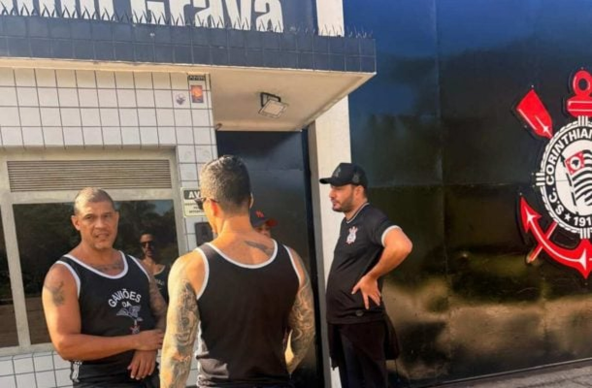 Organizada do Corinthians vai ao CT protestar ap&oacute;s nova derrota