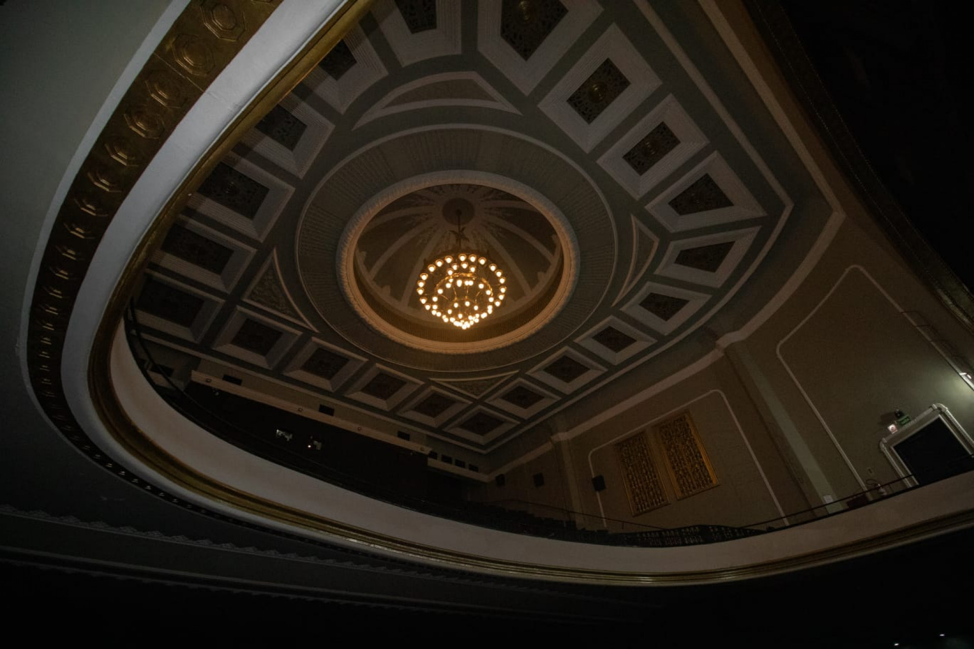 Lustre e abóbada do Cine Odeon encantam o público - Érica Martin / Agência O Dia